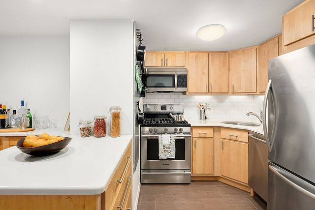 $1,175,000 | 55 Poplar Street, Unit 1K | Brooklyn Heights