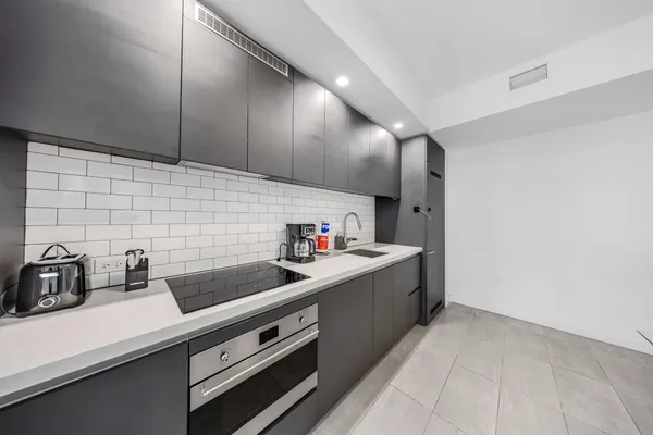 $400,000 | 227 Northeast 2nd Street, Unit 1909, Miami, FL 33132