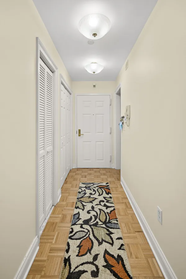 $385,000 | 208 Shearwater Court West, Unit 32, Jersey City, NJ 07305