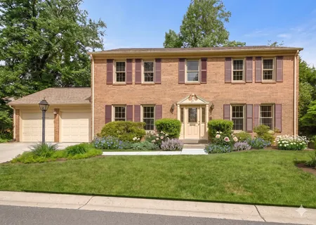 $890,000 | 2 Harlow Court, Rockville, MD 20850