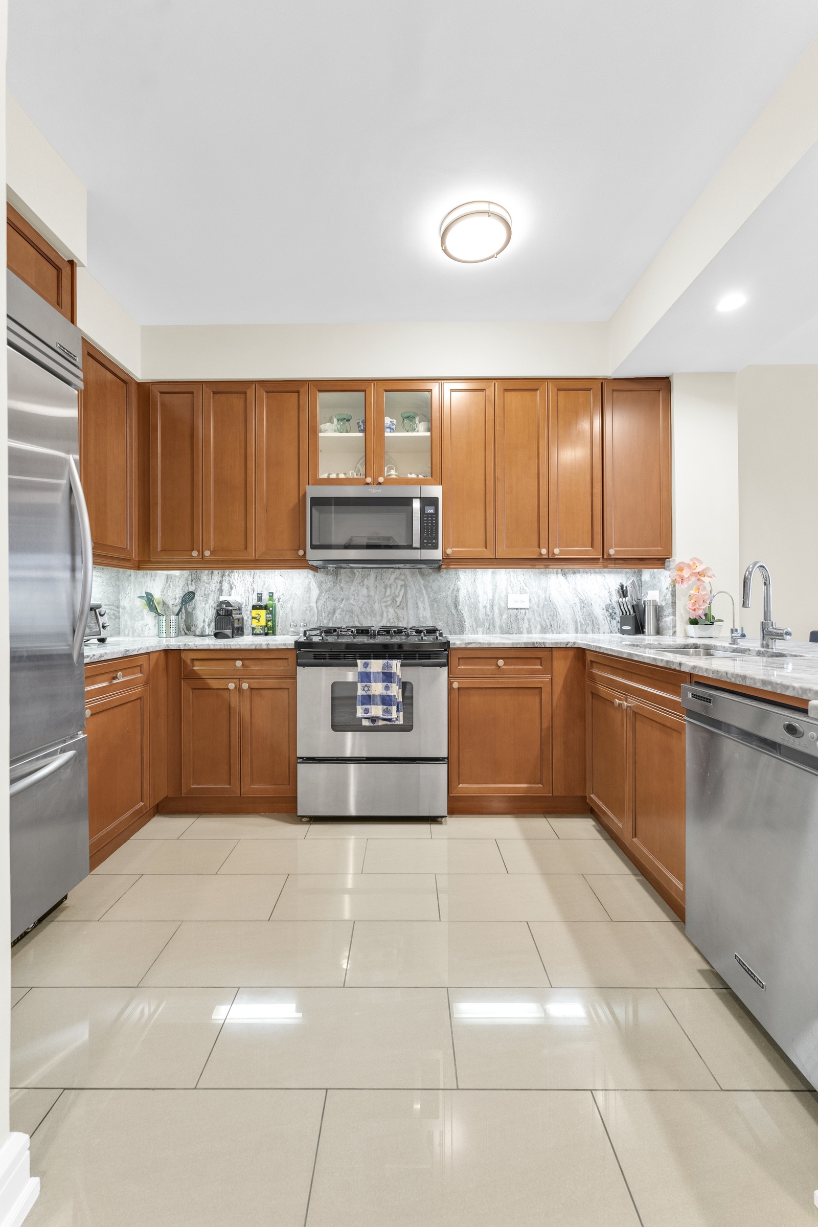 220 Riverside Boulevard, Unit 27B Manhattan, NY 10069 - Photo 8 of 20