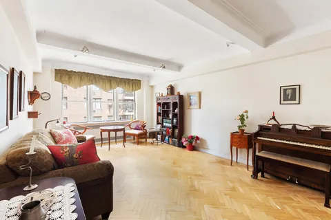 $750,000 | 33 East End Avenue, Unit 9F | Upper East Side