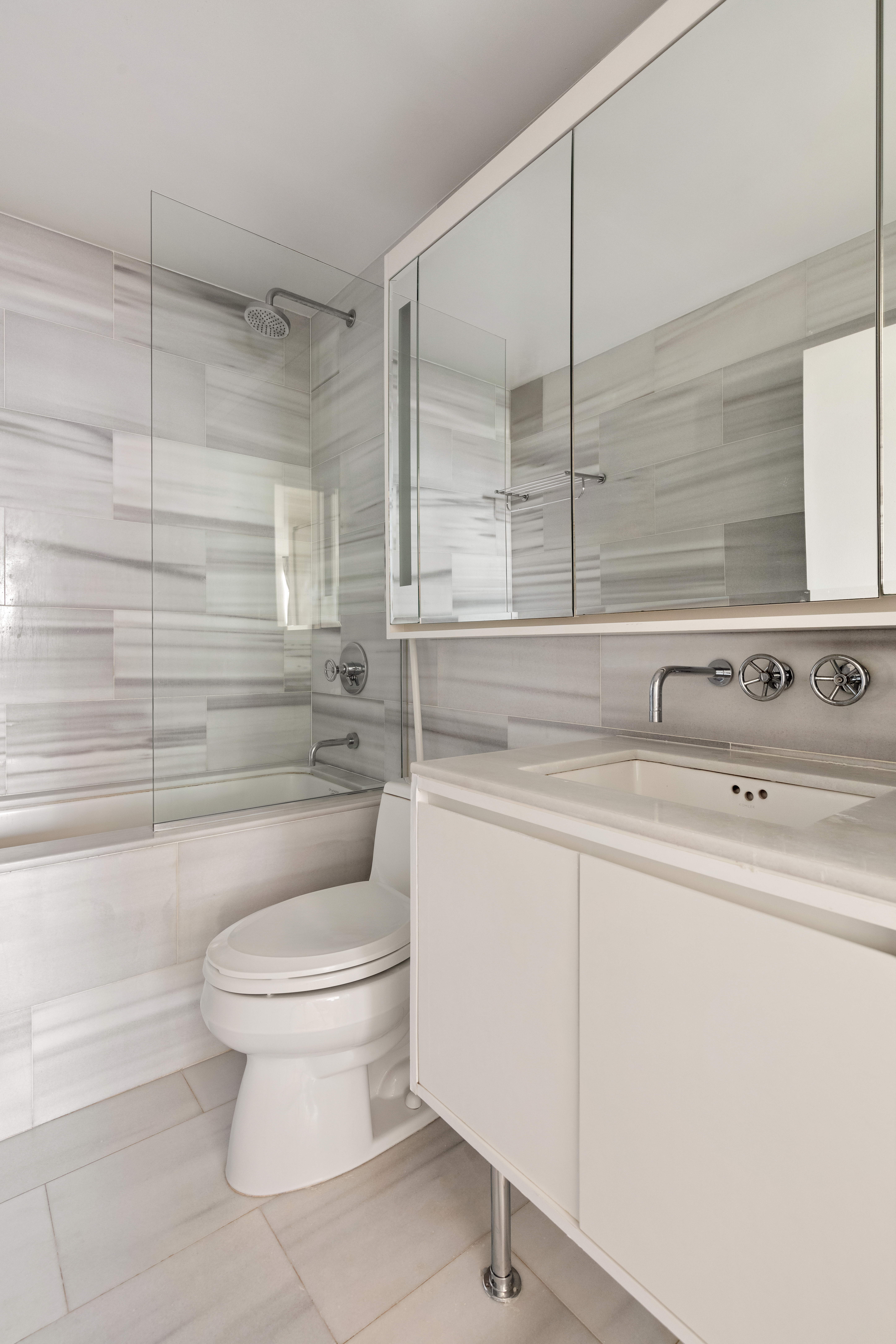 225 Rector Place, Unit 3G Manhattan, NY 10280 - Photo 5 of 6