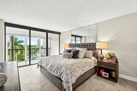 $499,000 | 6797 Willow Wood Drive, Unit 6054, Boca Raton, FL 33434