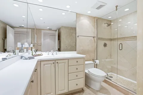 $2,550,000 | 7515 Pelican Bay Boulevard, Unit 5C, Naples, FL 34108