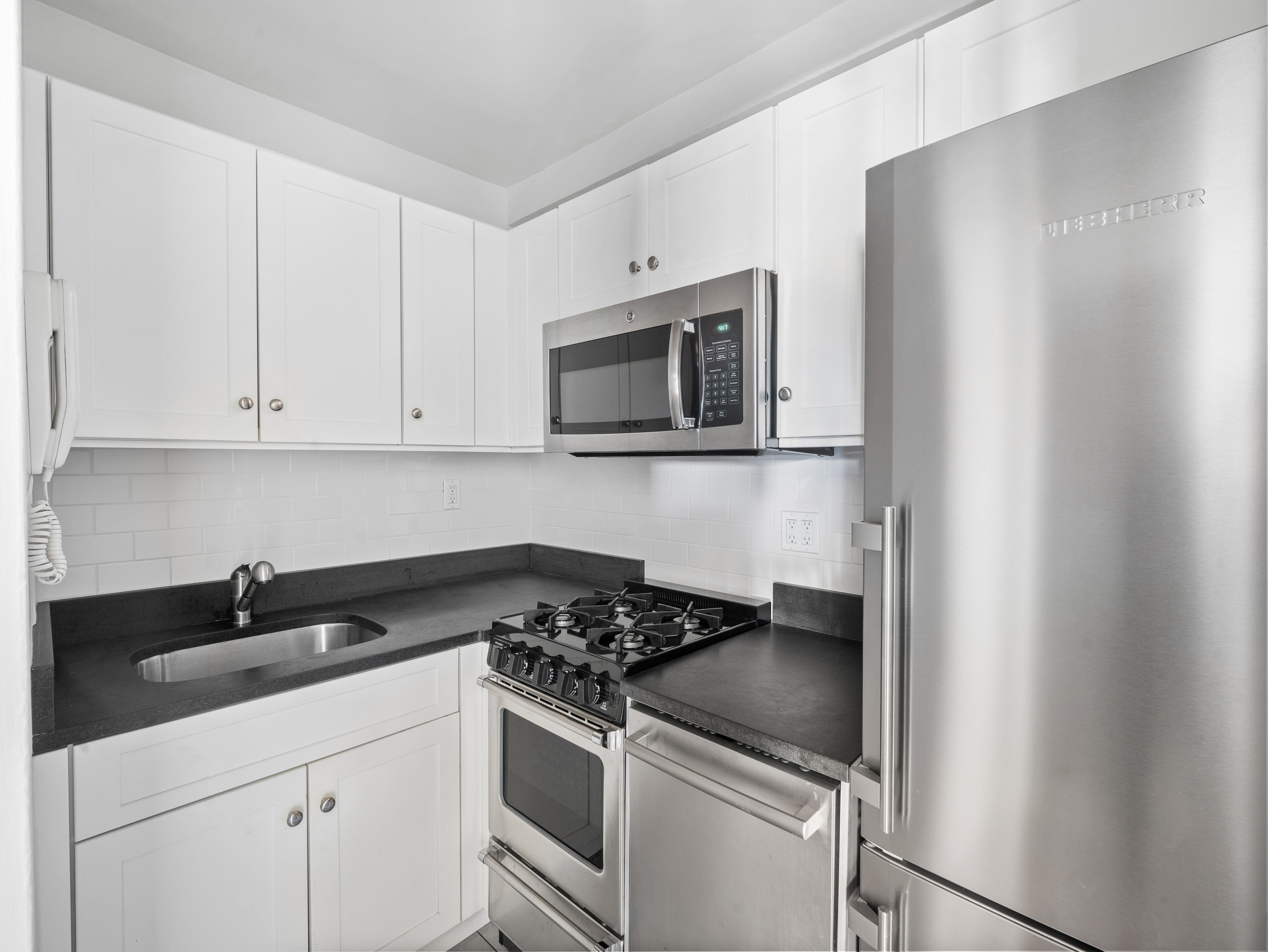 14 Horatio Street, Unit 12K Manhattan, NY 10014 - Photo 10 of 16