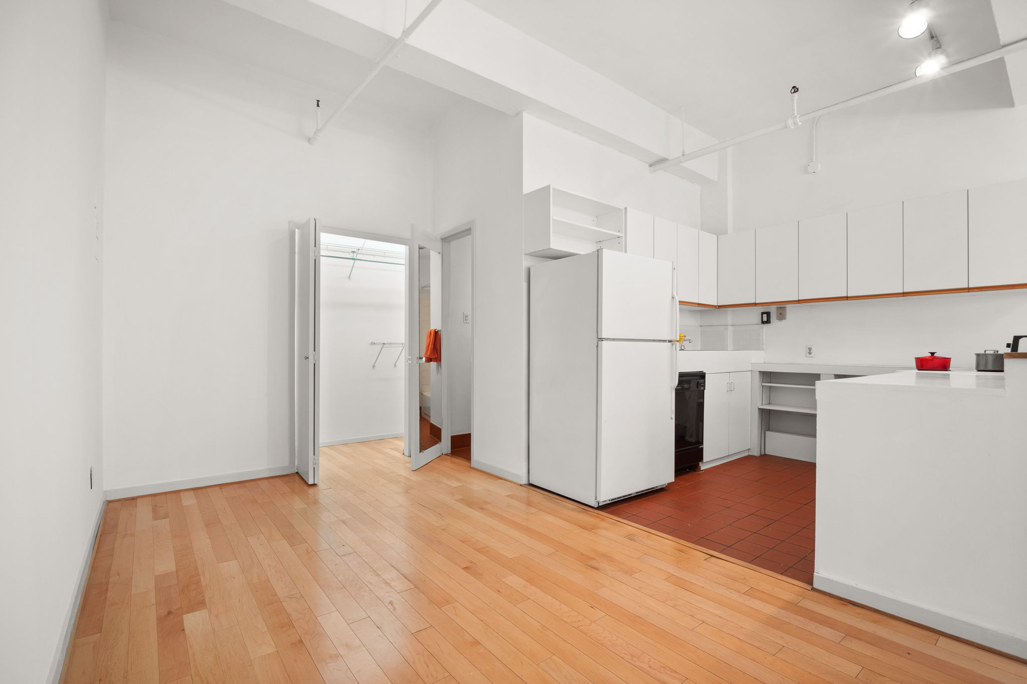 361 West 36th Street, Unit 5B Manhattan, NY 10018 - Photo 5 of 12