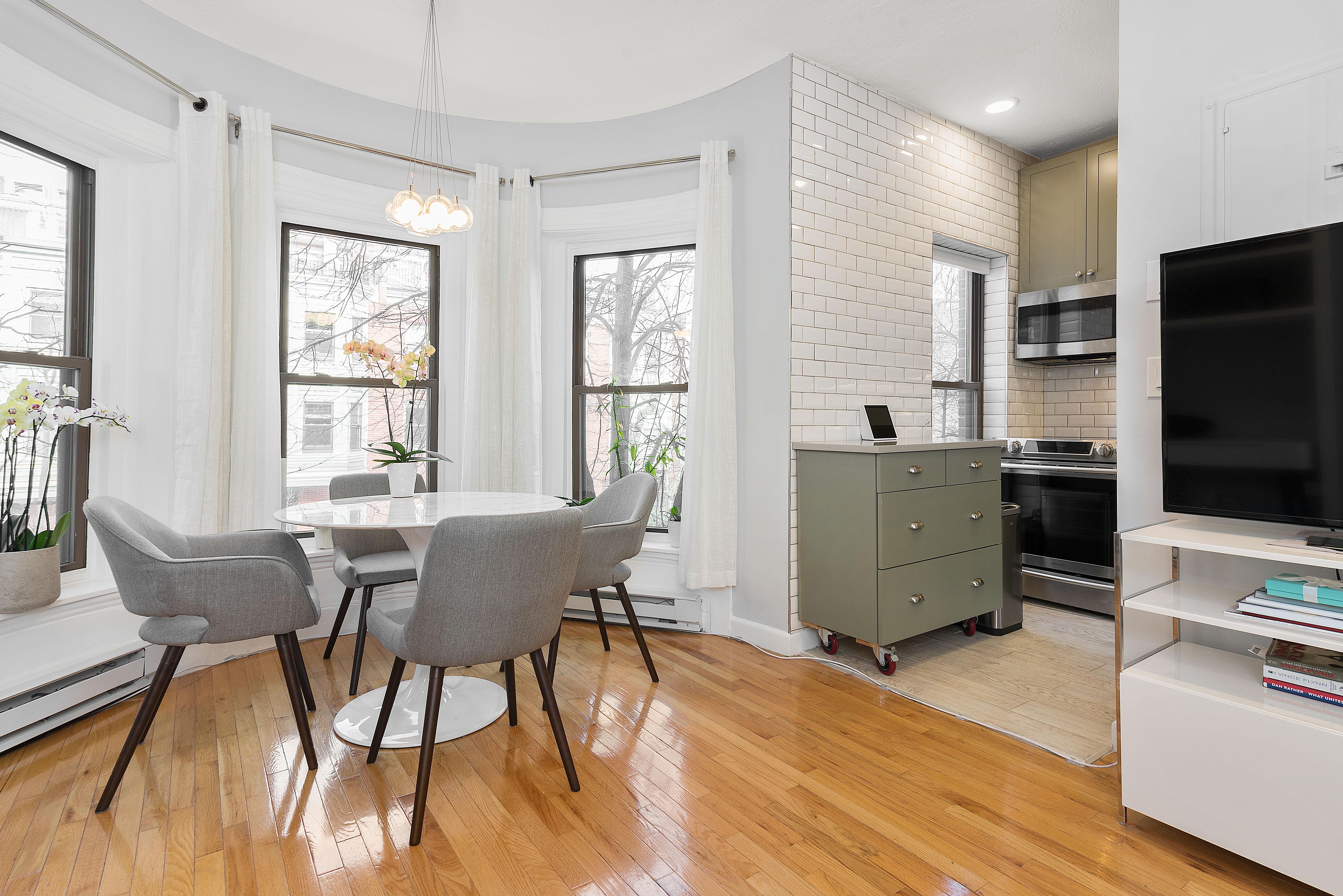 21 Follen Street, Unit 2F Boston, MA 02116 - Photo 5 of 8