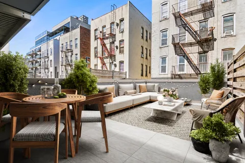 $700,000 | 11-35 45th Avenue, Unit 2H | Long Island City