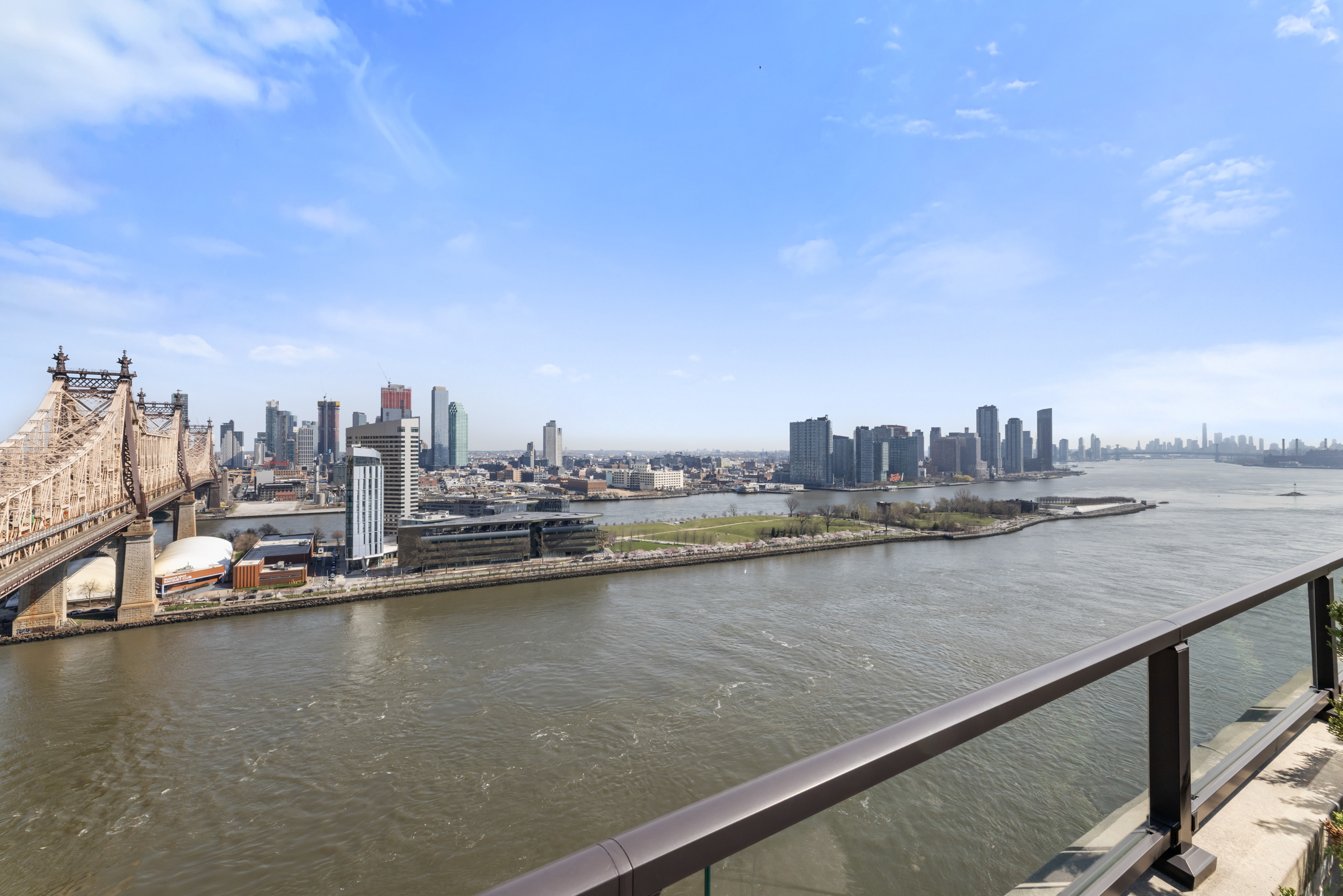 35 Sutton Place, Unit PHB Manhattan, NY 10022 - Photo 4 of 14 a view of a city