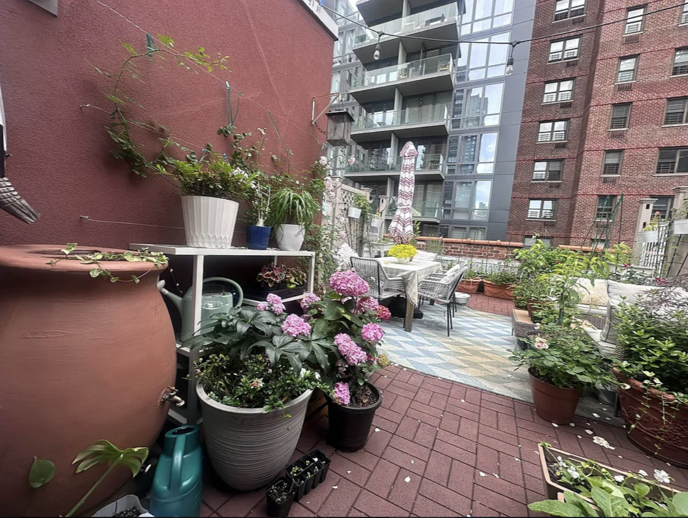 305 East 95th Street, Unit 6E Manhattan, NY 10128 - Photo 9 of 9 a view of a patio with sitting area