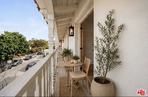$995,000 | 346 1/2 North Gardner Street, Los Angeles, CA 90036