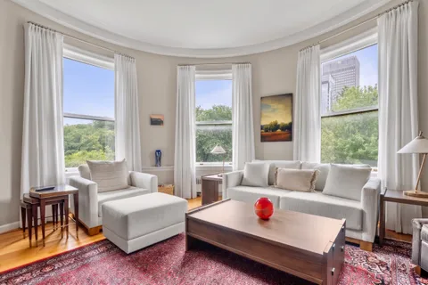 $3,250,000 | 20 Gloucester Street, Unit 3, Boston, MA 02115