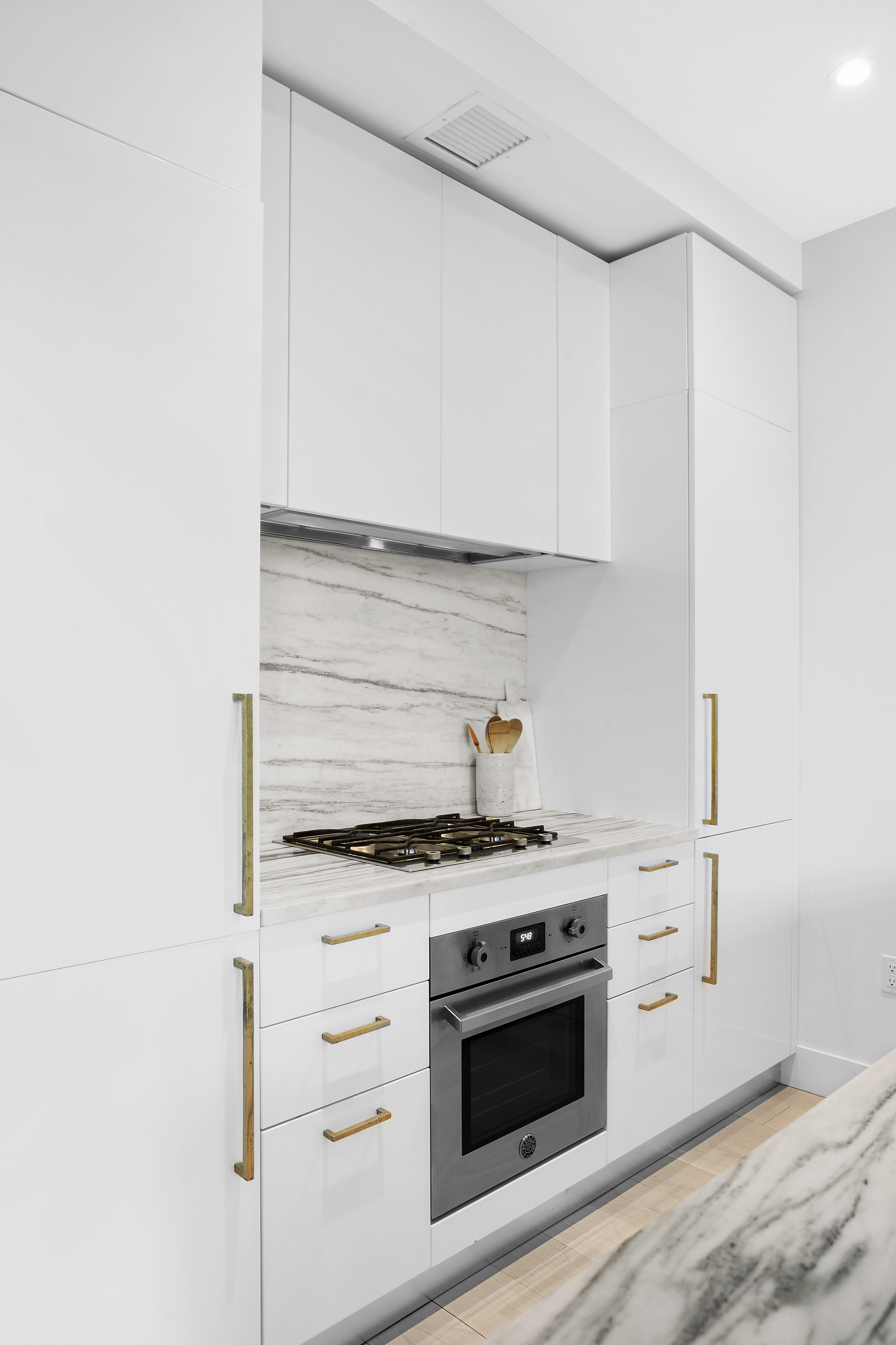 338 Berry Street, Unit 3B Brooklyn, NY 11249 - Photo 8 of 16