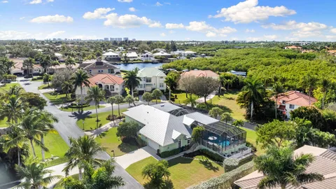 $995,000 | 27190 Driftwood Drive, Bonita Springs, FL 34135