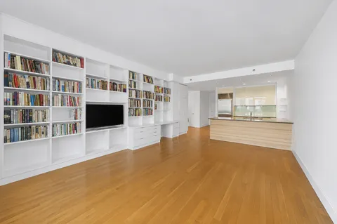 $775,000 | 117 West 123rd Street, Unit 5B | Harlem