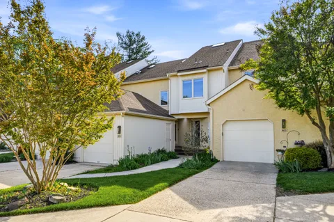 Contact Agent | Chanticleer, Cherry Hill, NJ 08003