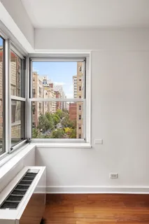 $1,175,000 | 11 5th Avenue, Unit 7S | Greenwich Village