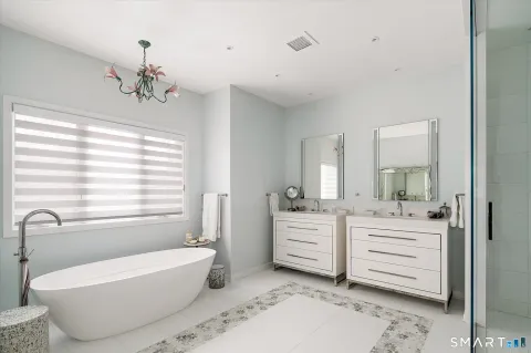 $2,495,000 | 215 South Lake Drive, Stamford, CT 06903