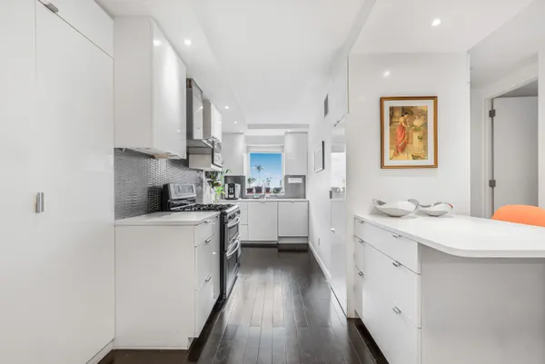 $10,000 | 520 East 76th Street, Unit 10H | Lenox Hill