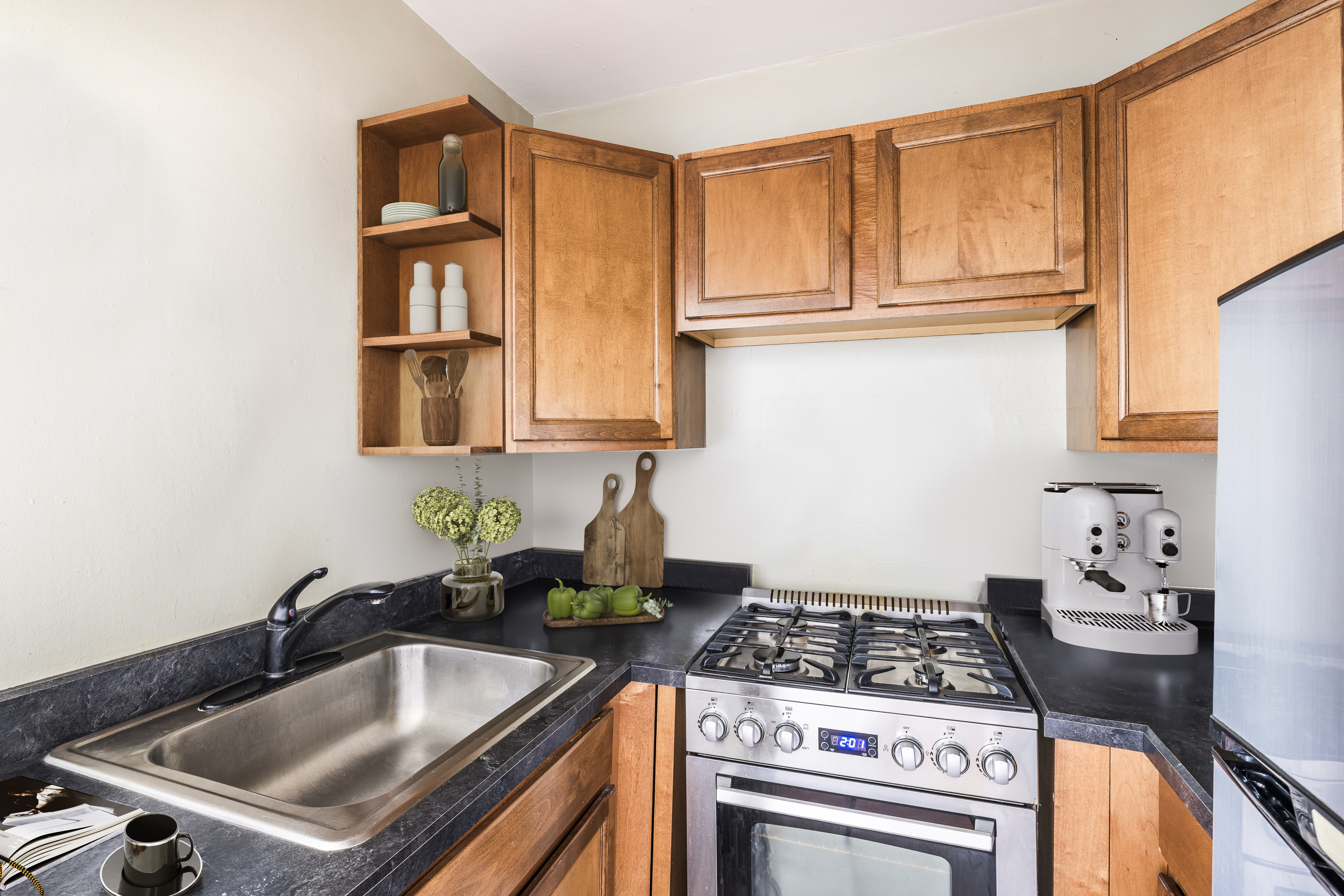 201 West 21st Street, Unit 7D Manhattan, NY 10011 - Photo 4 of 13