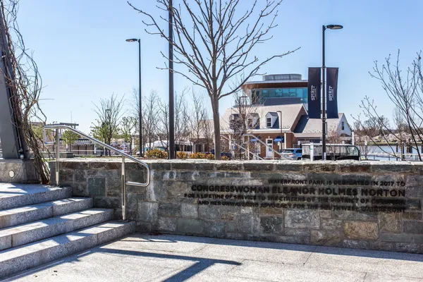 $1,100,000 | 500 H Street Southwest, Washington, DC 20024