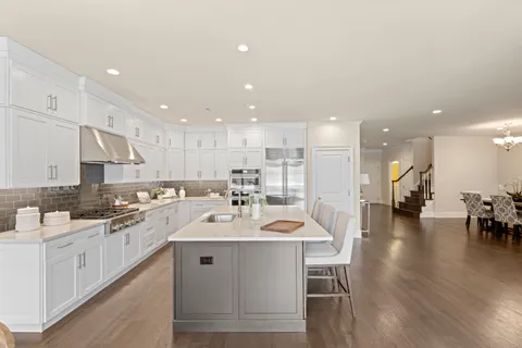 $1,350,000 | 3860 Meadow View Farm Road, Newtown Square, PA 19073