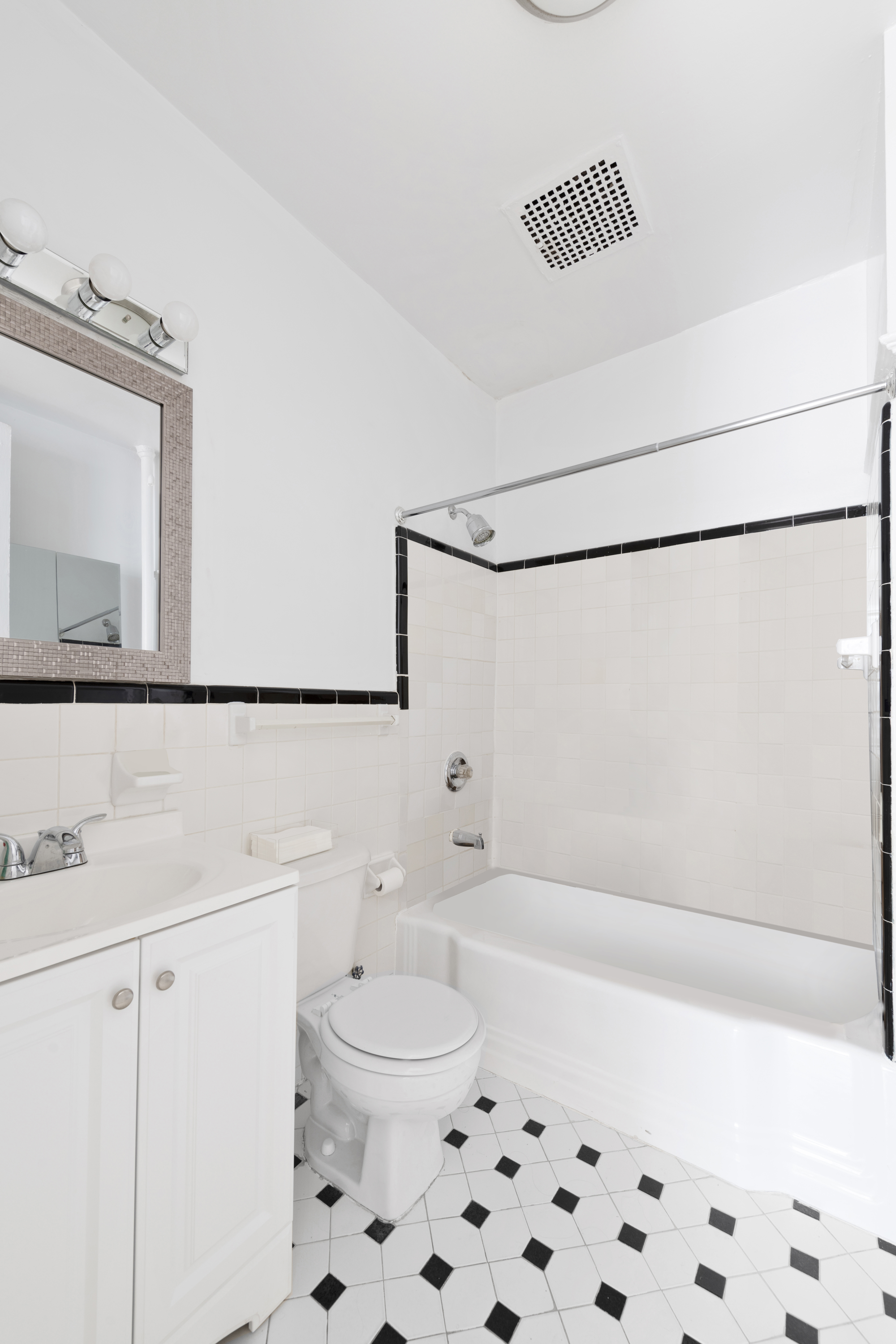 130 East 61st Street Manhattan, NY 10065 - Photo 11 of 14