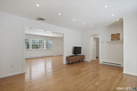 $895,000 | 39 McIntosh Road, Stamford, CT 06903