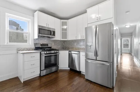 $620,000 | 20 Connecticut Avenue, Unit 2, Somerville, MA 02145