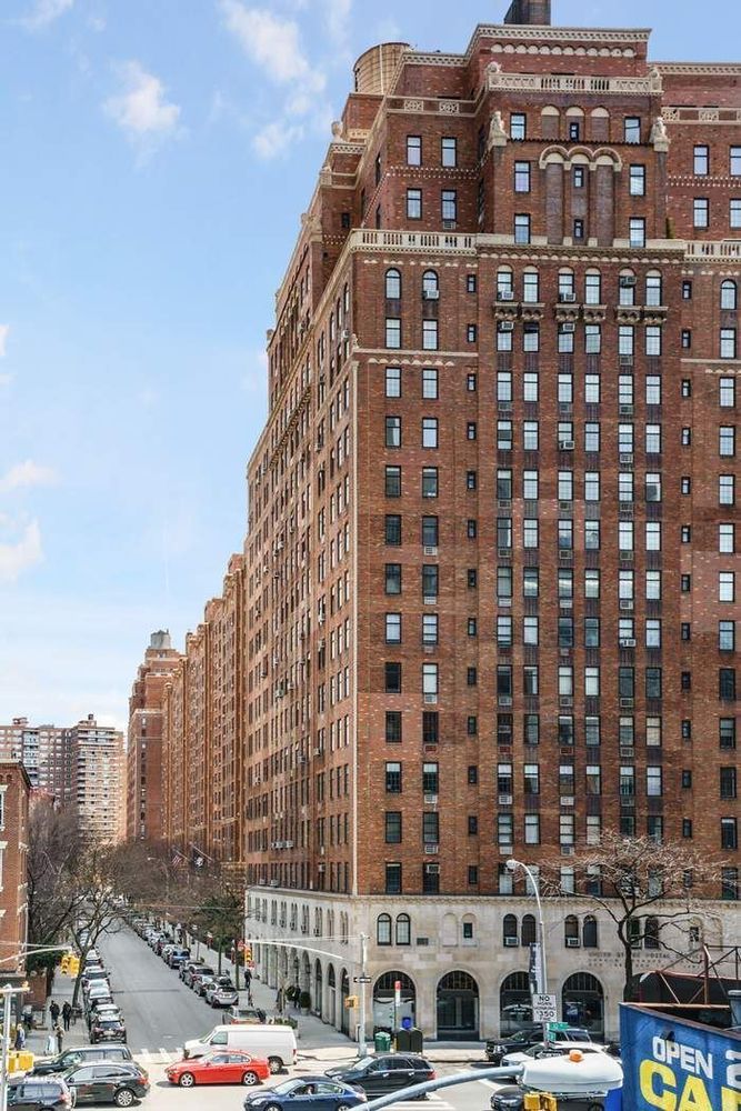 405 West 23rd Street, Unit 9I Manhattan, NY 10011 - Photo 9 of 10 a building view