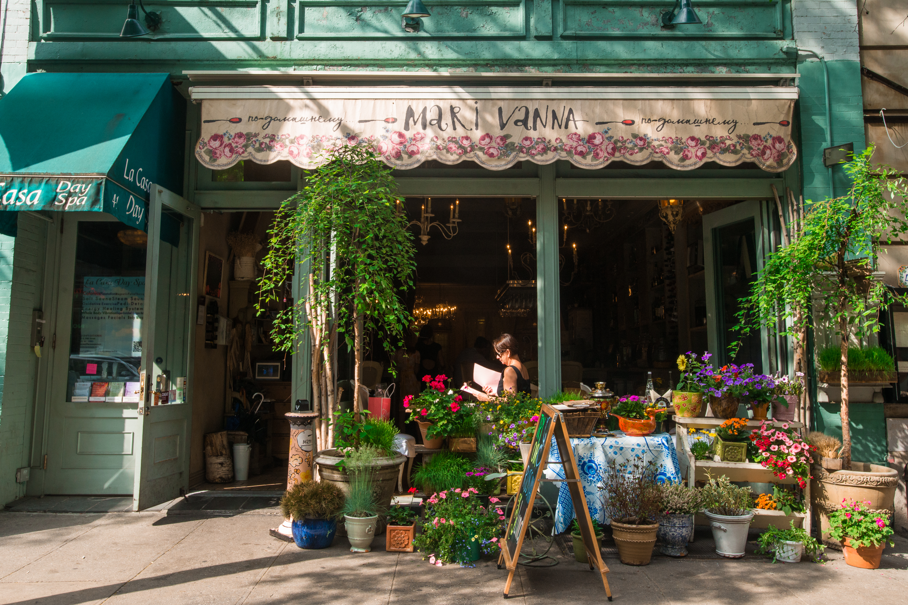 254 Park Avenue South, Unit 3G Manhattan, NY 10010 - Photo 9 of 12 an outdoor space with a cafe