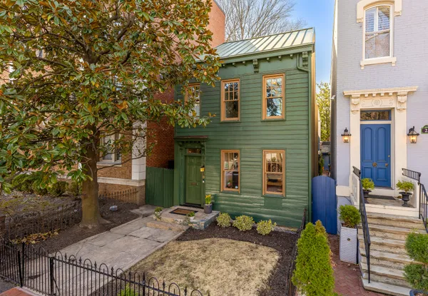 Contact Agent | 20 9th Street Northeast, Washington, DC 20002