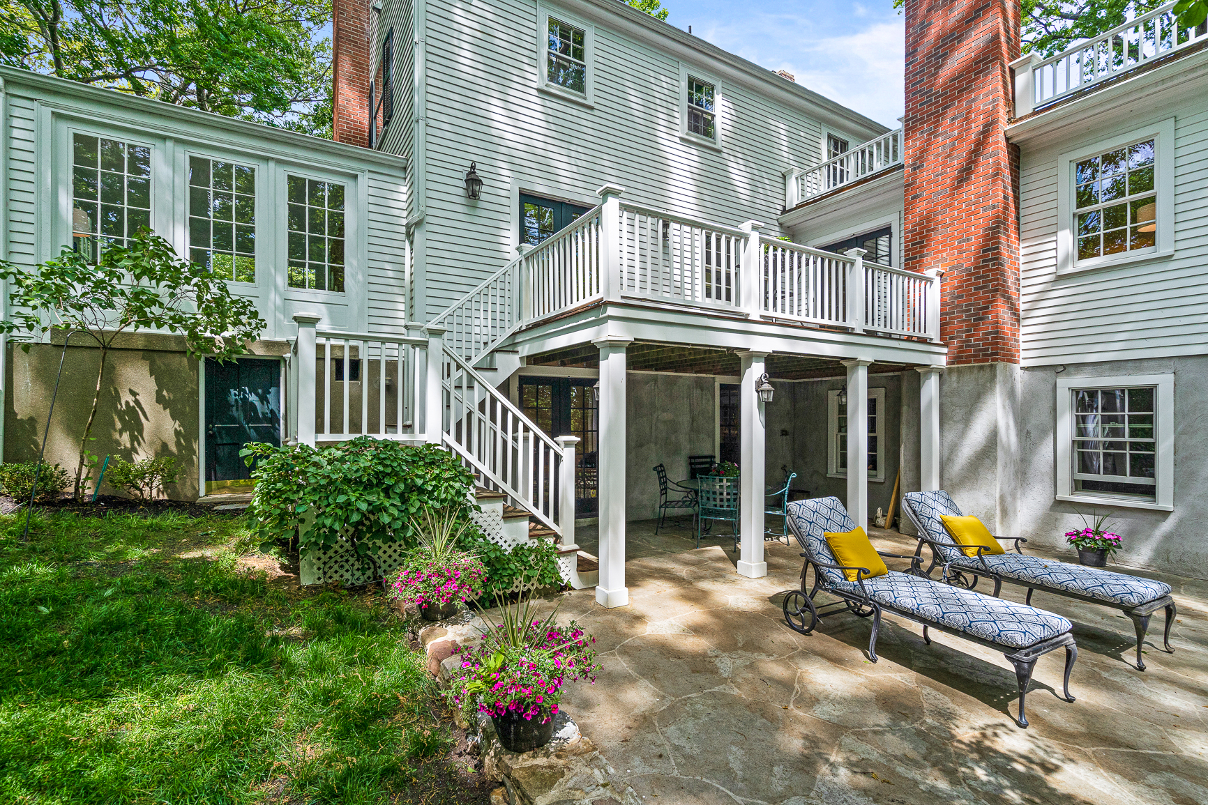 10 Lincoln Circle Wellesley, MA 02481 - Photo 3 of 61