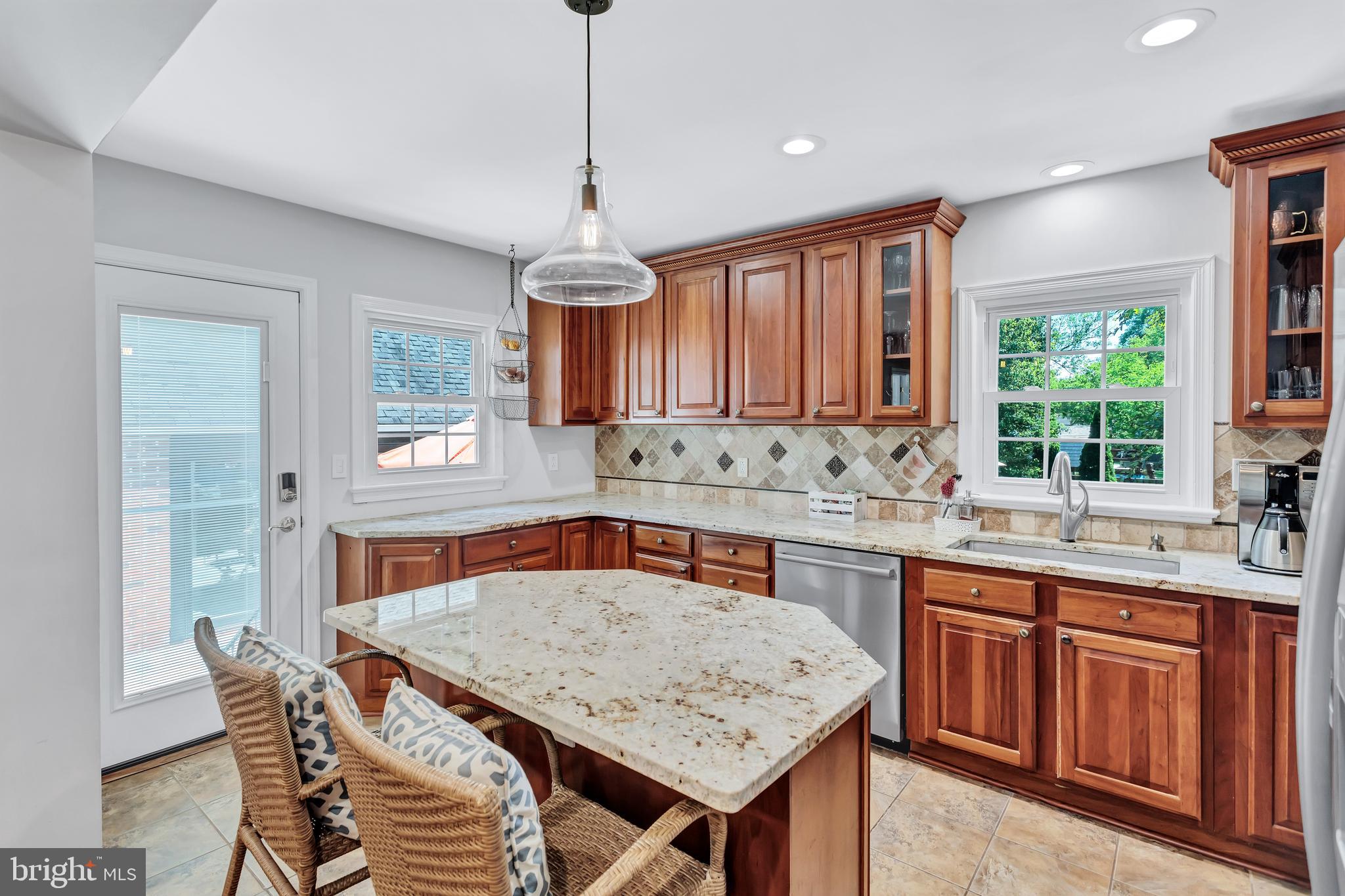 3227 Annandale Road Falls Church, VA 22042 - Photo 12 of 42
