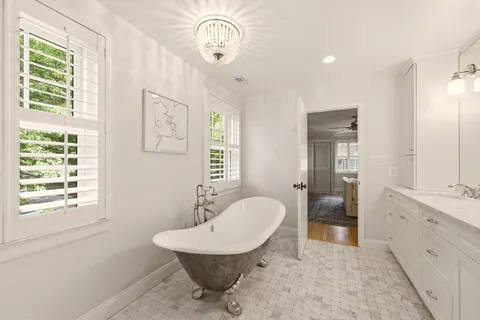 $2,500,000 | 5136 Macomb Street Northwest, Washington, DC 20016