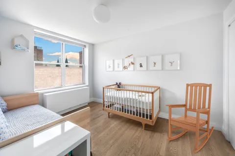 $6,000,000 | 296 West 10th Street, Unit 8S | West Village