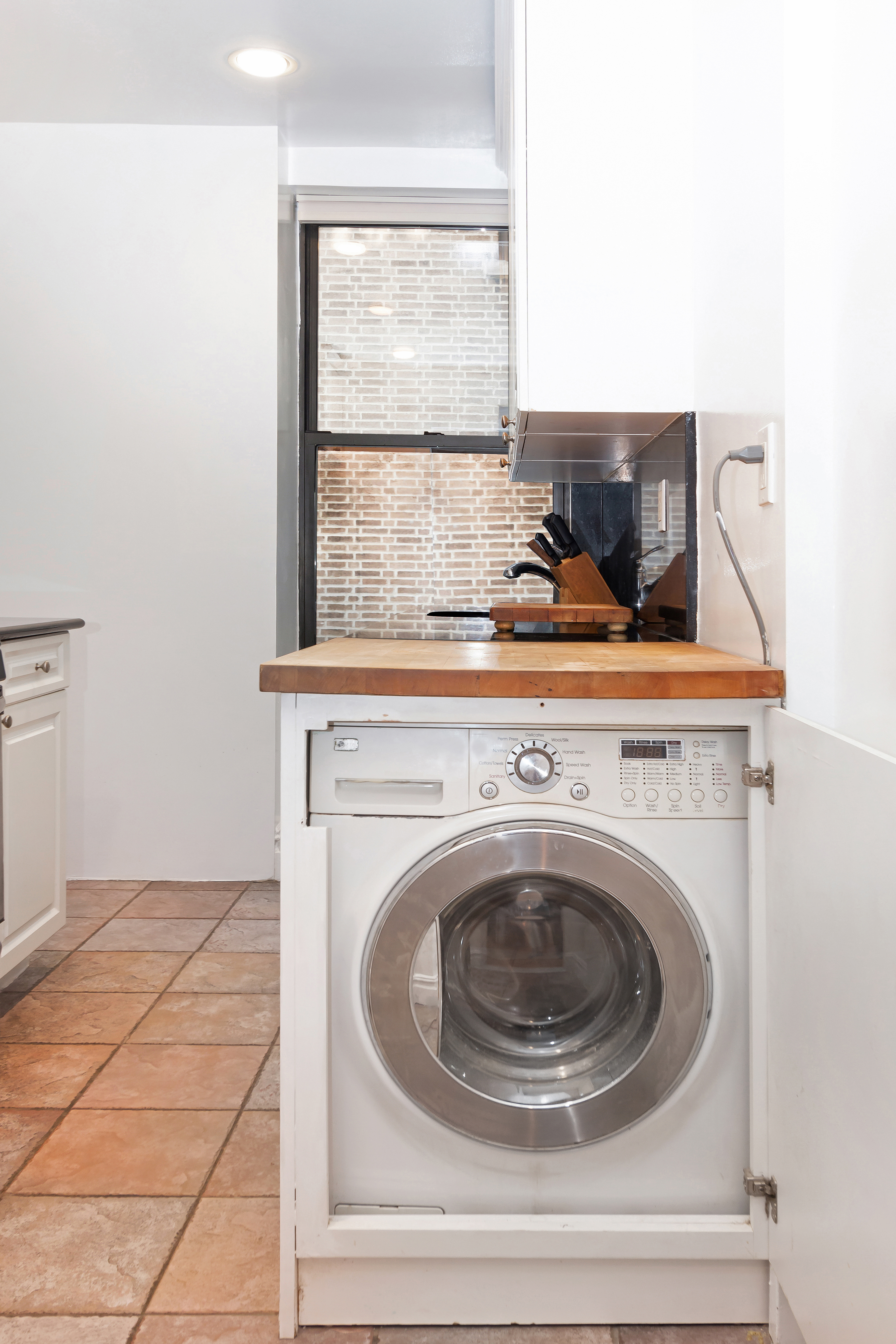 801 Riverside Drive, Unit 4F Manhattan, NY 10032 - Photo 6 of 13 a view of washer and dryer in a utility room