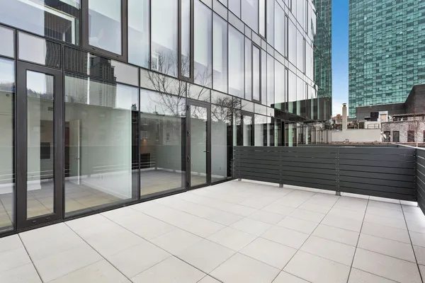 $5,350 | 21-30 44th Drive, Unit 2D | Long Island City