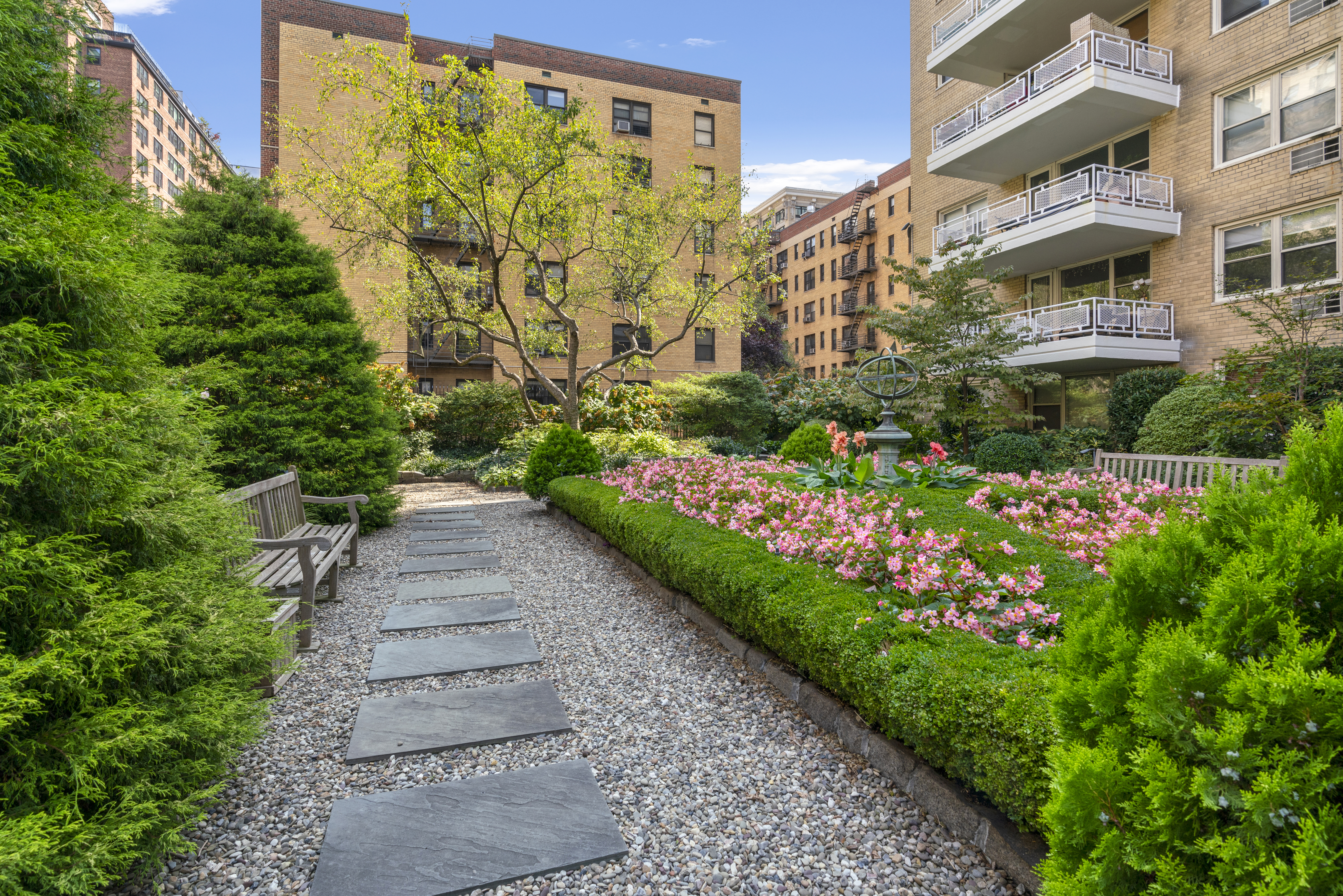 40 East 9th Street, Unit 4F Manhattan, NY 10003 - Photo 14 of 23