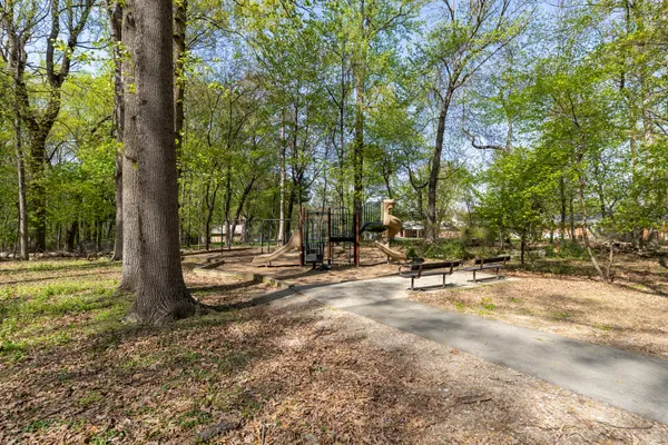 $1,100,000 | 8219 Stonewall Drive, Vienna, VA 22180