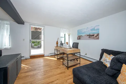 $1,250,000 | 352 West 117th Street, Unit 1E | Harlem