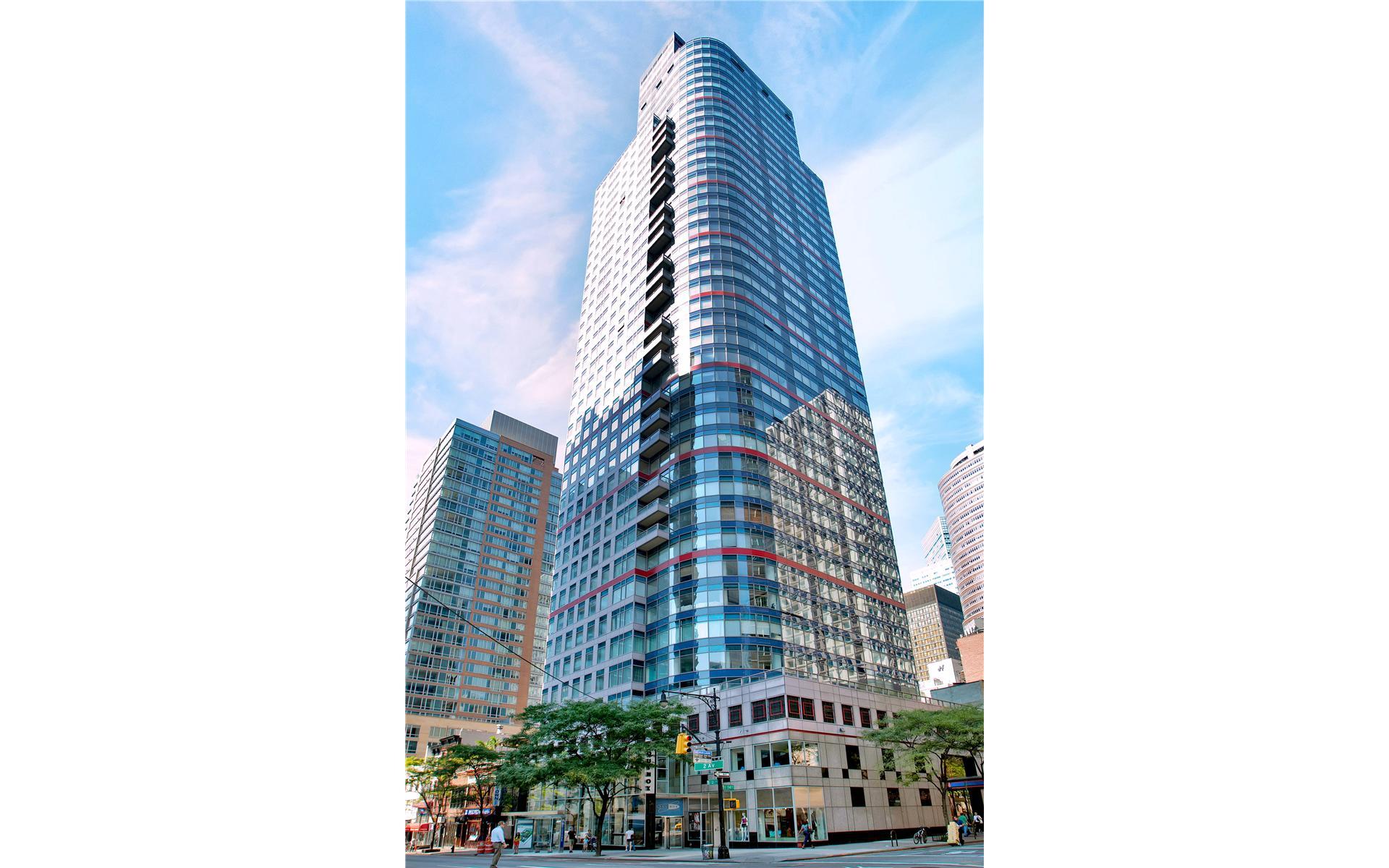 250 East 54th Street, Unit 22B Manhattan, NY 10022 - Photo 10 of 11