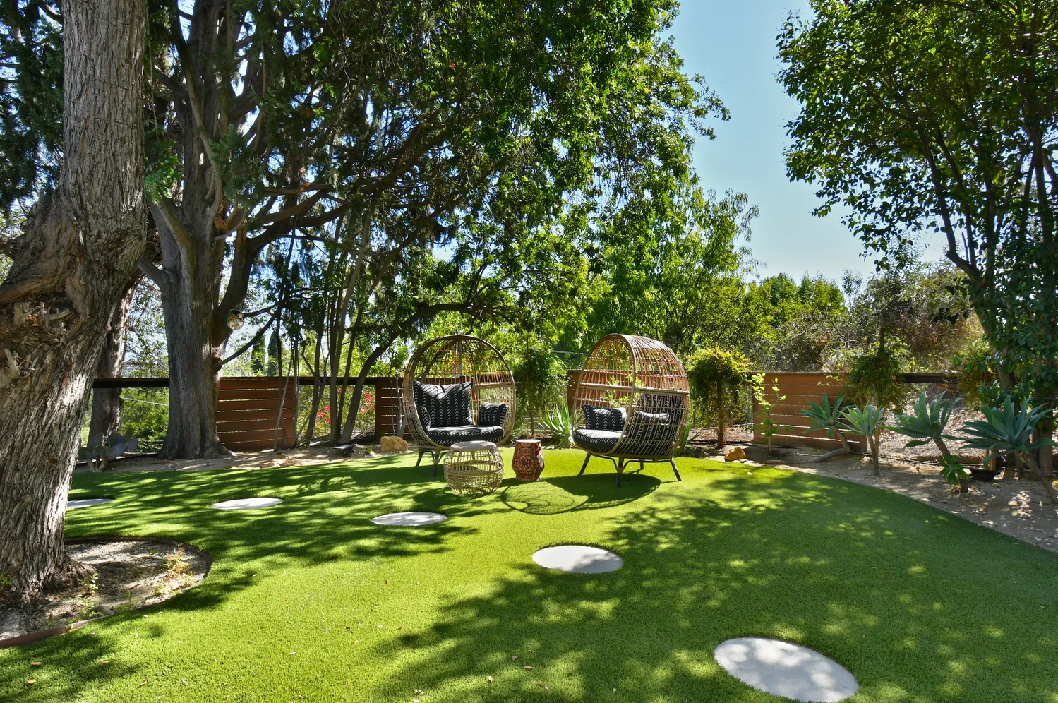 $3,025,000 | 20150 Delita Drive, Woodland Hills, CA 91364