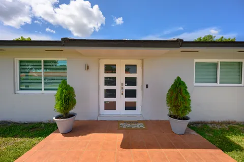 $890,000 | 9724 Southwest 4th Terrace, Miami, FL 33174