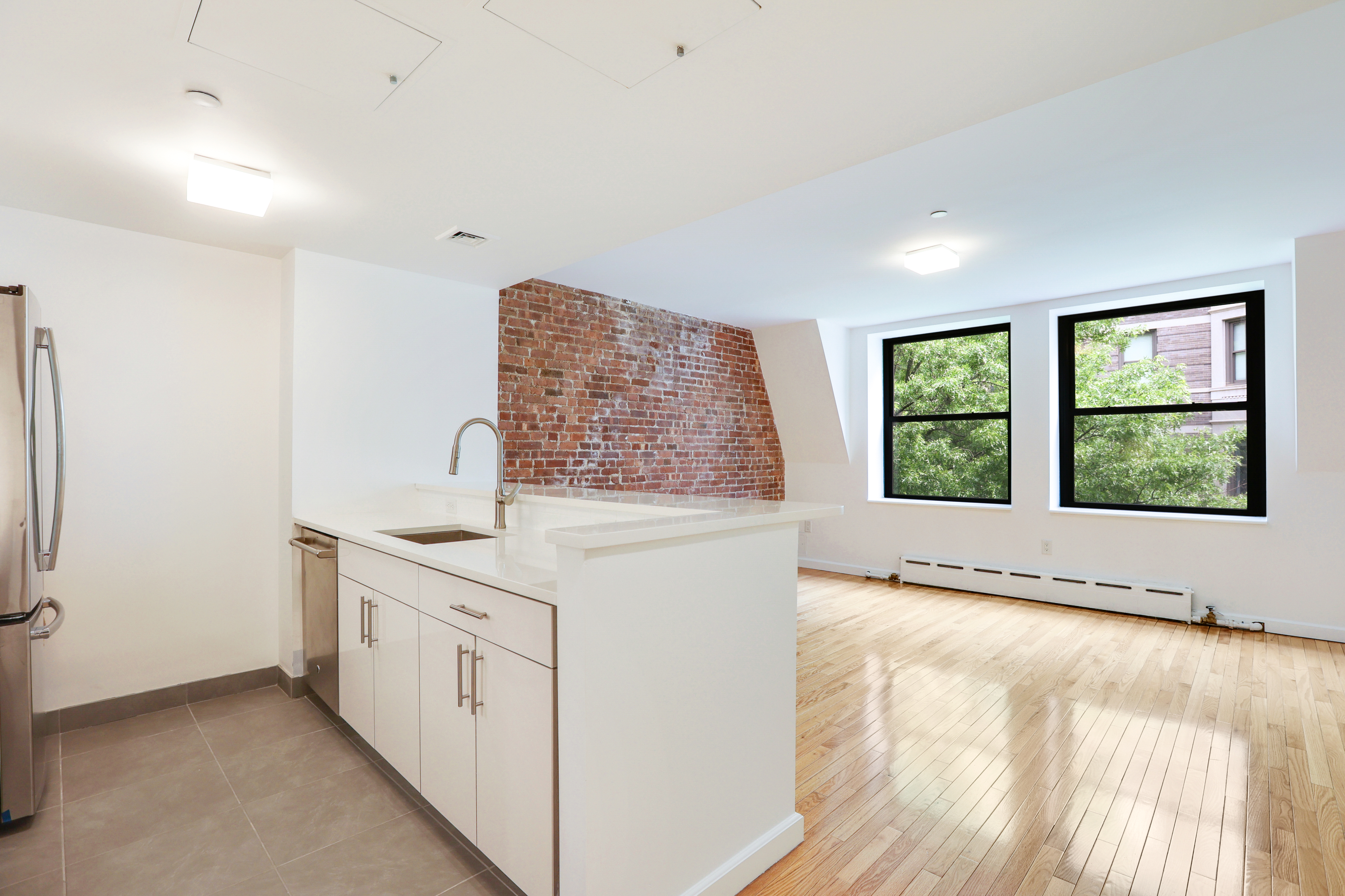 230 West 75th Street, Unit 4 Manhattan, NY 10023 - Photo 2 of 16