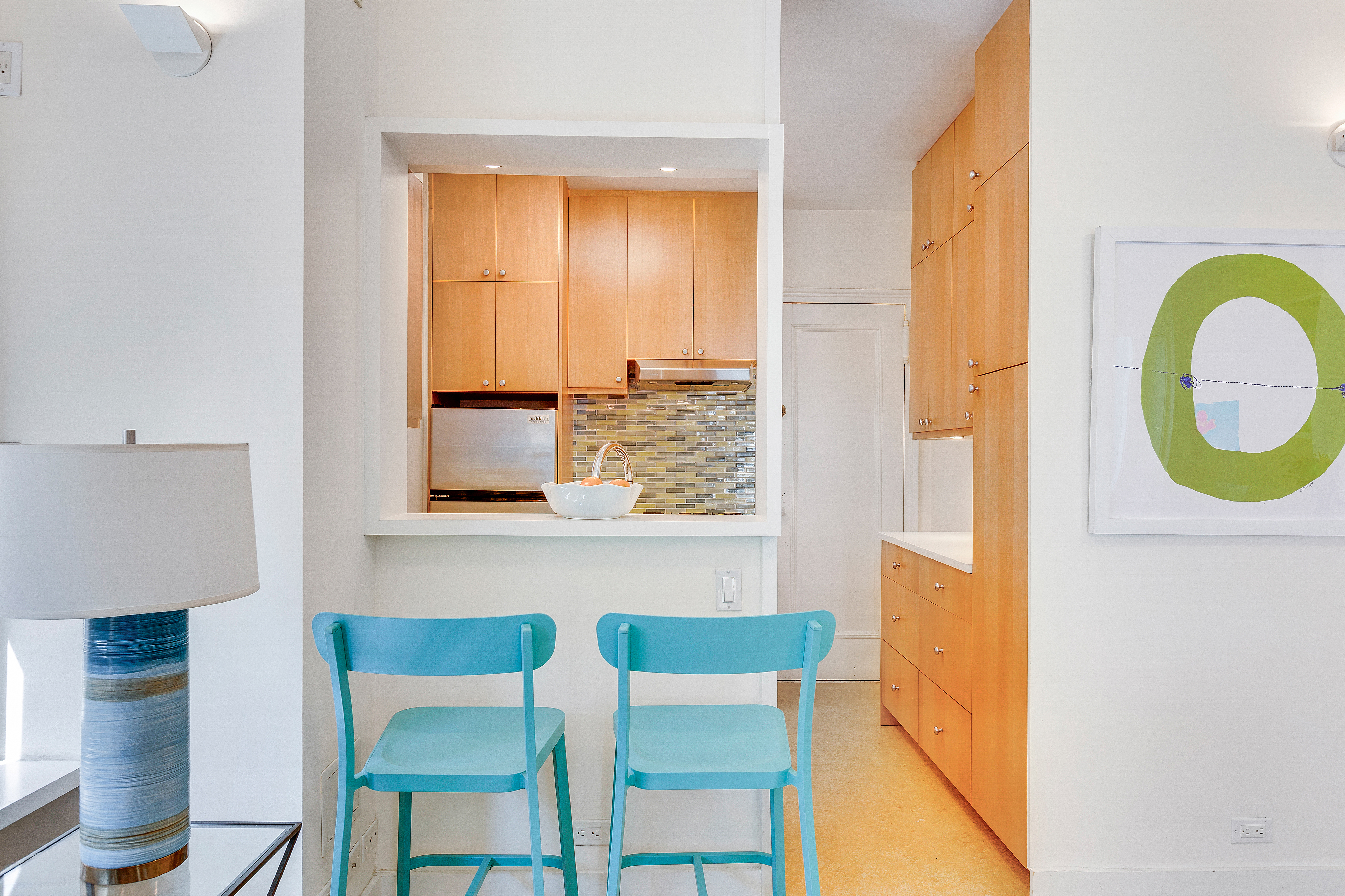 588 West End Avenue, Unit 6D Manhattan, NY 10024 - Photo 4 of 9 a view of a dining room with furniture and a window
