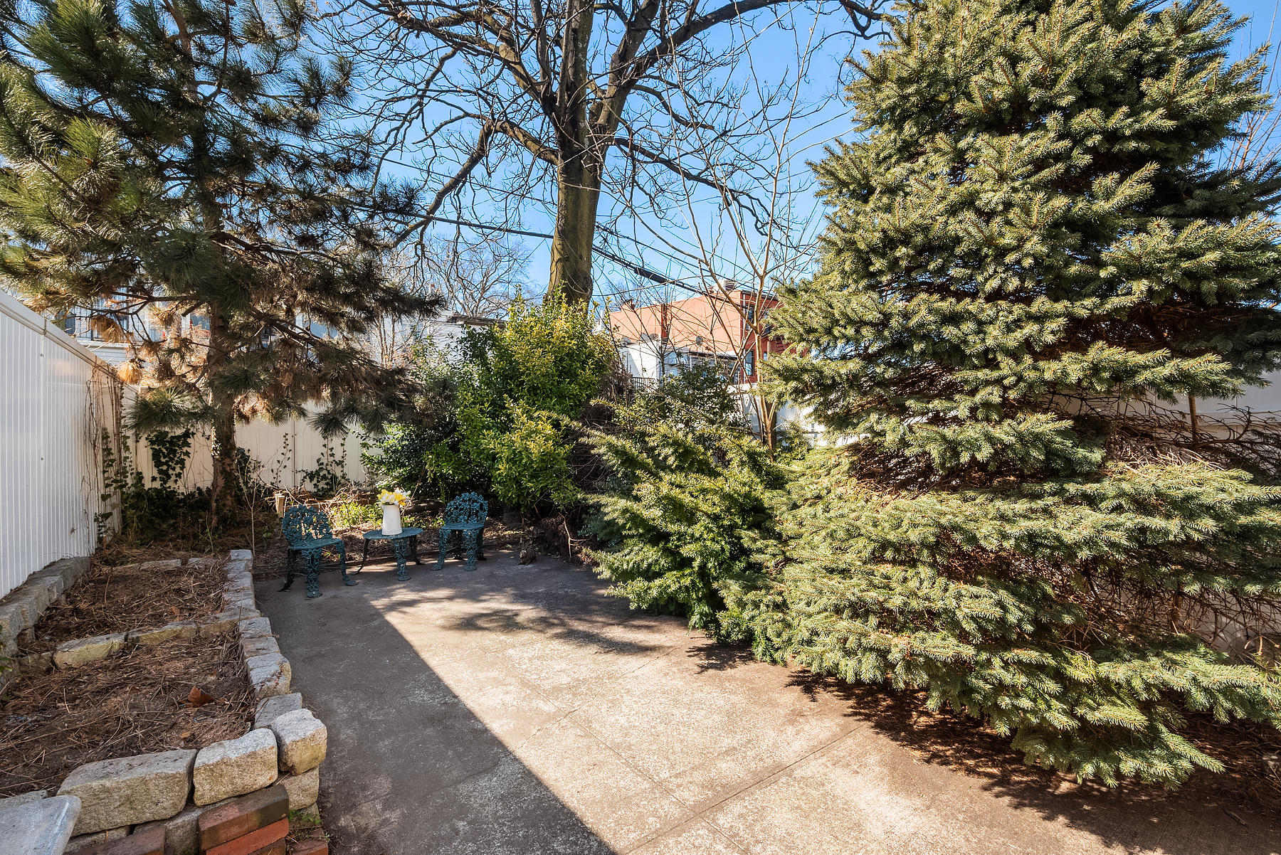 396 19th Street Brooklyn, NY 11215 - Photo 2 of 17 a backyard of a house with lots of green space