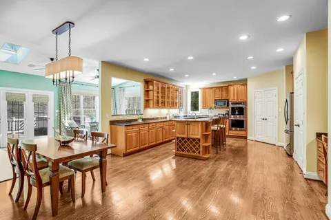 $1,275,000 | 15816 Thistlebridge Drive, Rockville, MD 20853