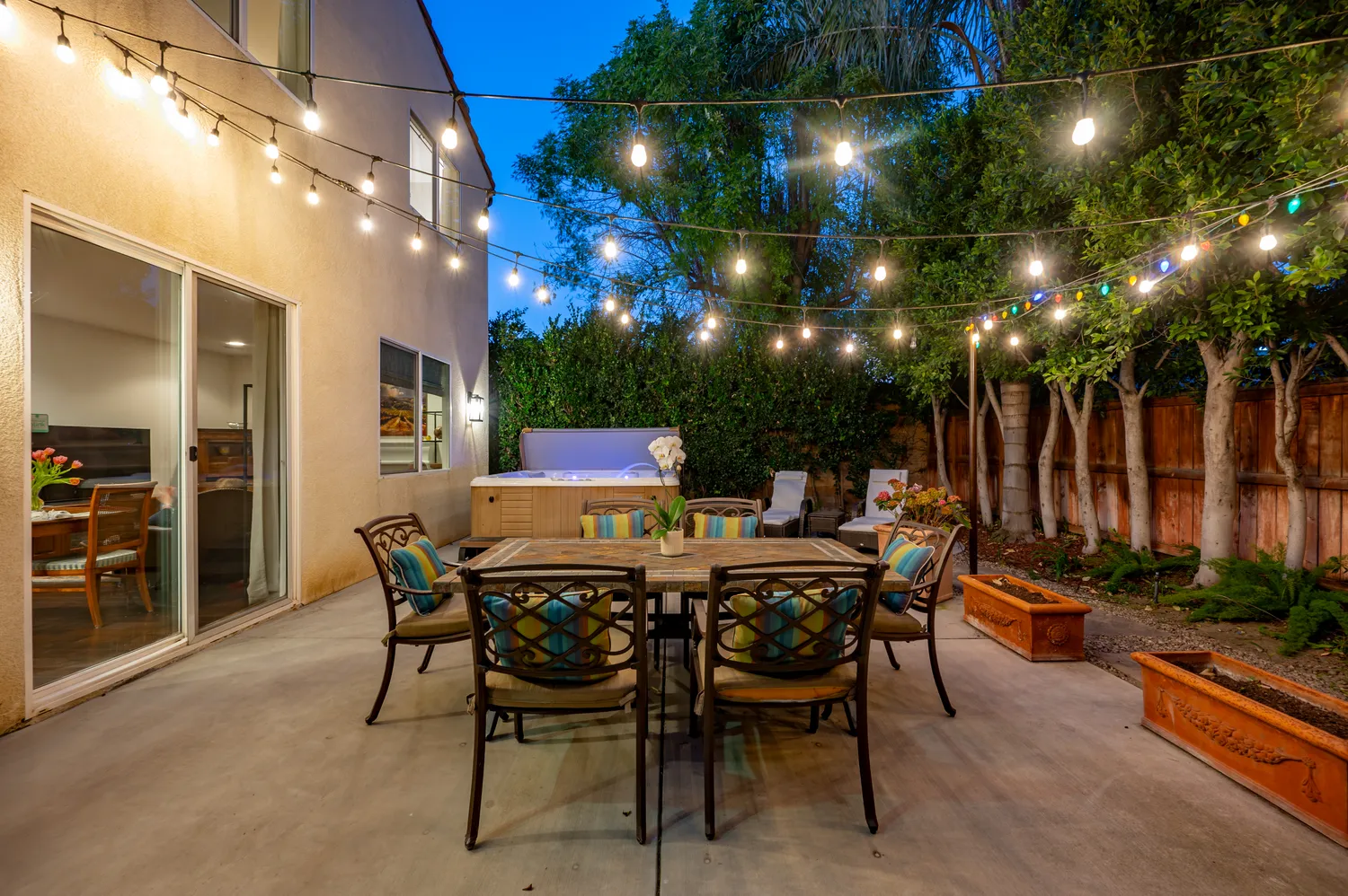 $1,129,000 | 7466 Louise Avenue, Lake Balboa, CA 91406